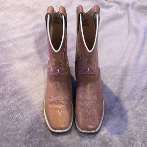 Square toe boots